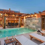 Luxury Finessa 1 With Heated Pool, Jacuzzi And Sauna