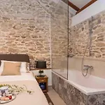 Luxury Finessa 1 With Heated Pool, Jacuzzi And Sauna