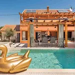 Villa Luxury Finessa 1 With Heated Pool, Jacuzzi And Sauna