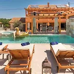Villa Luxury Finessa 1 With Heated Pool, Jacuzzi And Sauna Skradin