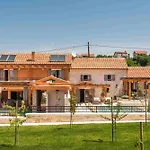 Luxury Finessa 1 With Heated Pool, Jacuzzi And Sauna Villa *