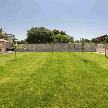 Luxury Finessa 1 With Heated Pool, Jacuzzi And Sauna *