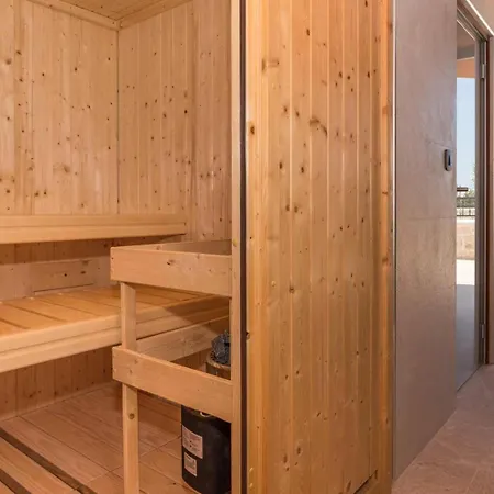 Luxury Finessa 1 With Heated Pool, Jacuzzi And Sauna Villa Skradin