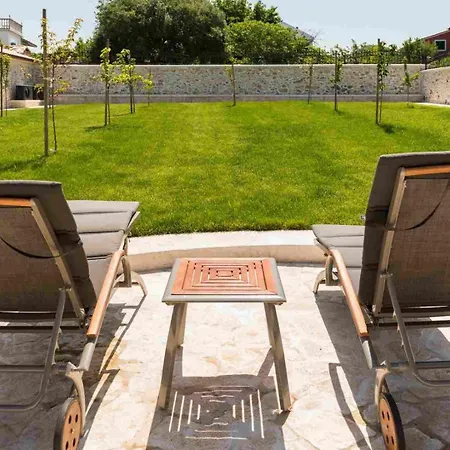 Luxury Finessa 1 With Heated Pool, Jacuzzi And Sauna *