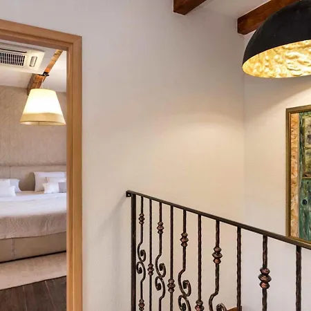 Luxury Finessa 1 With Heated Pool, Jacuzzi And Sauna