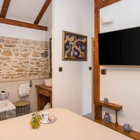 Luxury Finessa 1 With Heated Pool, Jacuzzi And Sauna فيلة سكرادين