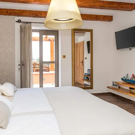 Villa Luxury Finessa 1 With Heated Pool, Jacuzzi And Sauna *