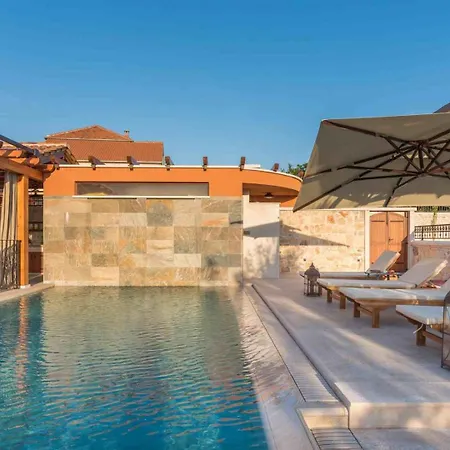 Luxury Finessa 1 With Heated Pool, Jacuzzi And Sauna فيلة سكرادين