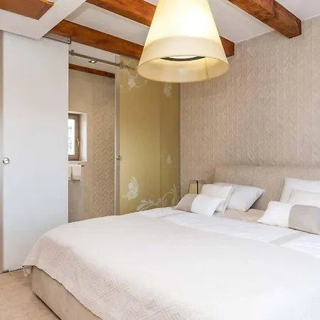 Villa Luxury Finessa 1 With Heated Pool, Jacuzzi And Sauna *