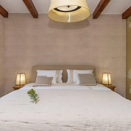 Luxury Finessa 1 With Heated Pool, Jacuzzi And Sauna *
