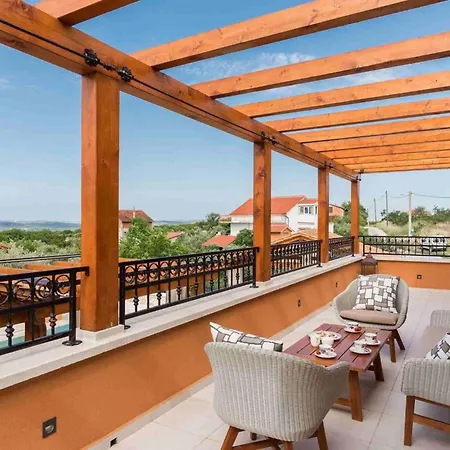 Luxury Finessa 1 With Heated Pool, Jacuzzi And Sauna Villa Skradin