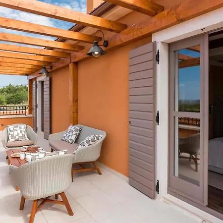 Villa Luxury Finessa 1 With Heated Pool, Jacuzzi And Sauna Skradin