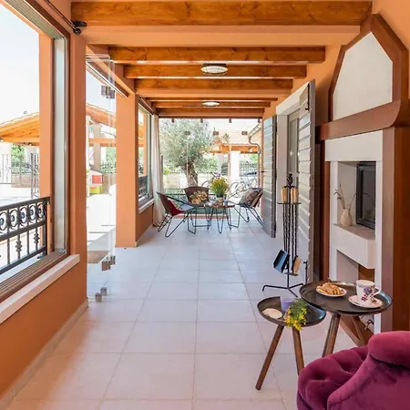 Luxury Finessa 1 With Heated Pool, Jacuzzi And Sauna * Skradin