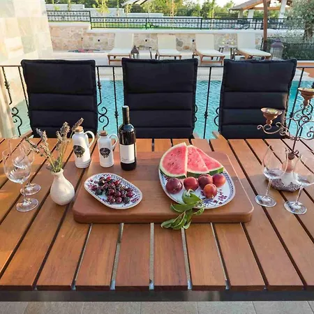 Luxury Finessa 1 With Heated Pool, Jacuzzi And Sauna Skradin