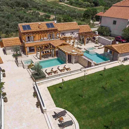 Luxury Finessa 1 With Heated Pool, Jacuzzi And Sauna Villa Skradin