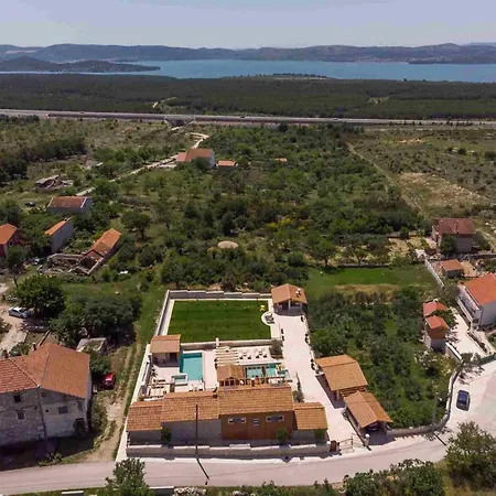 Luxury Finessa 1 With Heated Pool, Jacuzzi And Sauna Villa *