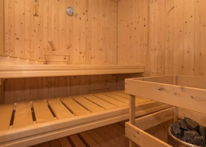 Luxury Finessa 1 With Heated Pool, Jacuzzi And Sauna