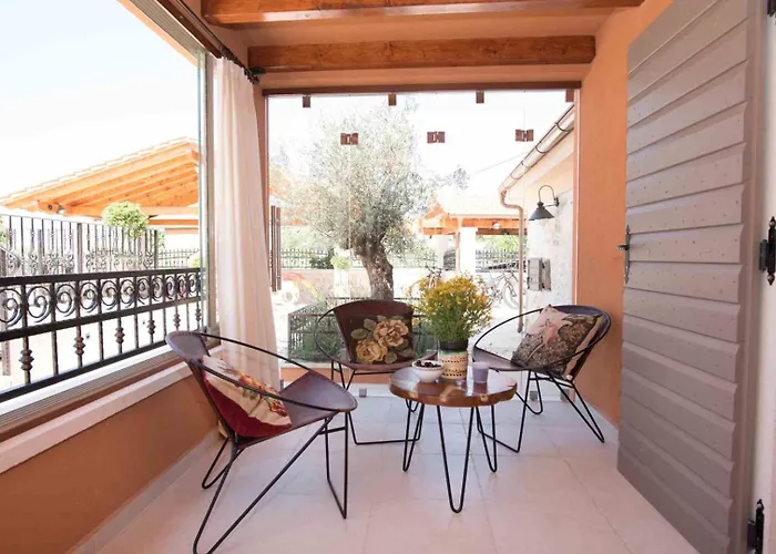 וילה Luxury Finessa 1 With Heated Pool, Jacuzzi And Sauna