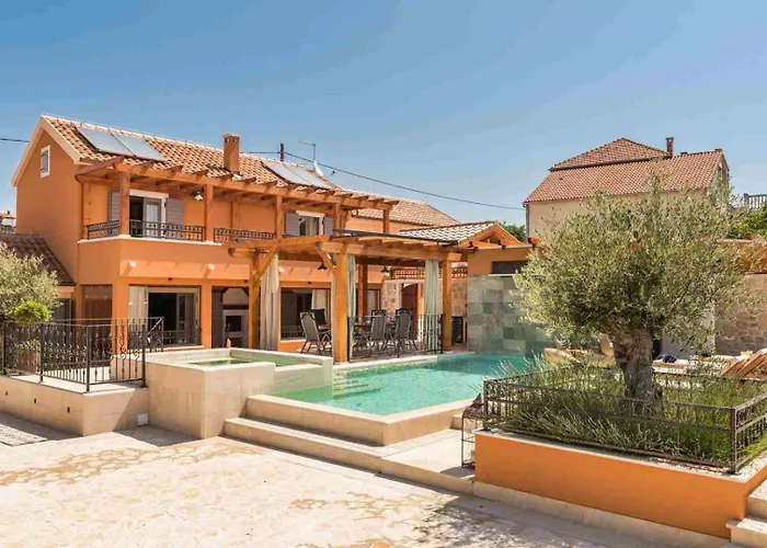 וילה Luxury Finessa 1 With Heated Pool, Jacuzzi And Sauna *