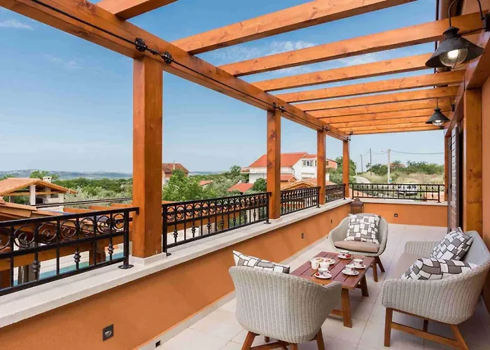 וילה Luxury Finessa 1 With Heated Pool, Jacuzzi And Sauna *