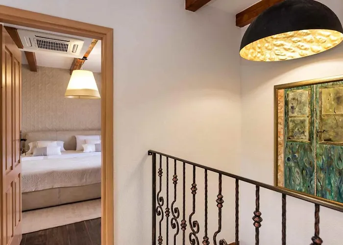 Luxury Finessa 1 With Heated Pool, Jacuzzi And Sauna