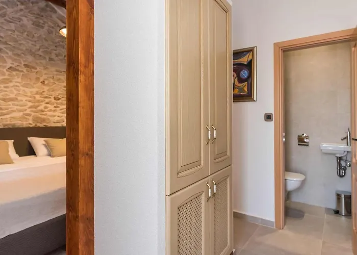 Luxury Finessa 1 With Heated Pool, Jacuzzi And Sauna וילה *