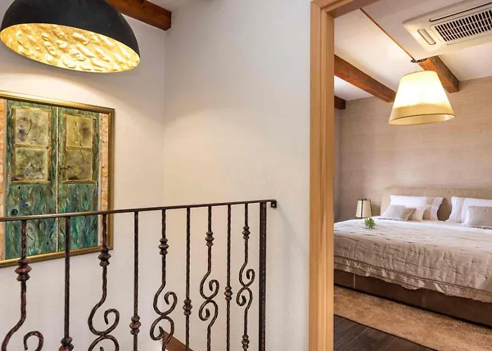 Luxury Finessa 1 With Heated Pool, Jacuzzi And Sauna * סקארדין