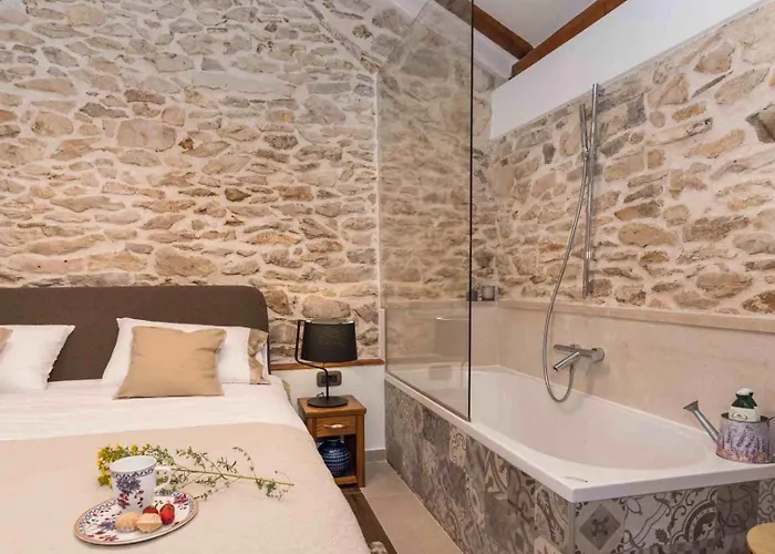 Luxury Finessa 1 With Heated Pool, Jacuzzi And Sauna * סקארדין