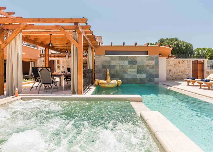 וילה Luxury Finessa 1 With Heated Pool, Jacuzzi And Sauna *